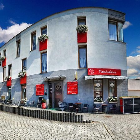 Apartmany U Basty Hlucin Ngoại thất bức ảnh